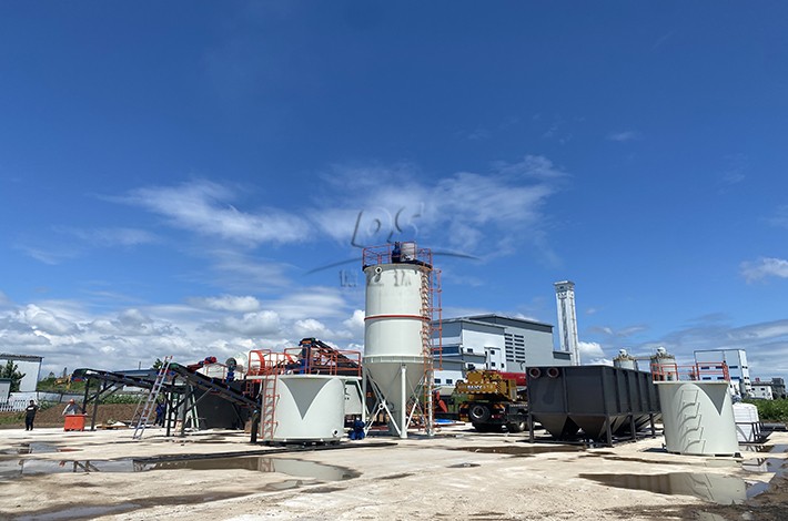 撬装式土壤淋洗设备安装现场 撬装式土壤淋洗设备安装现场