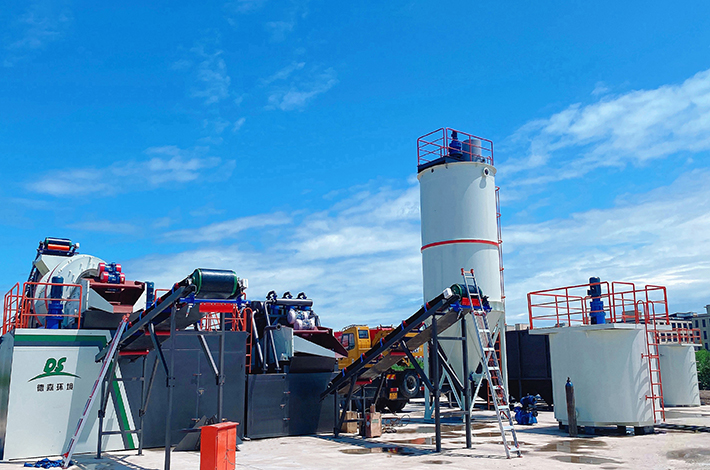 撬装式土壤淋洗设备运行现场 撬装式土壤淋洗设备运行现场