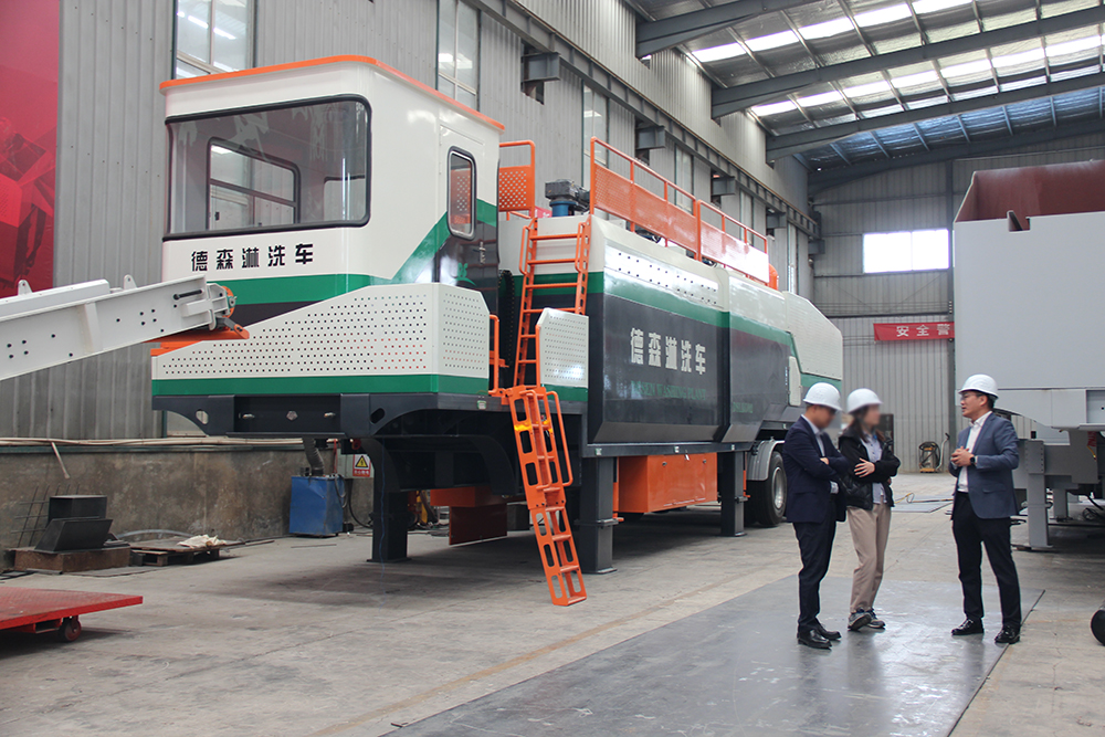 中国·8827太阳集团移动淋洗修复设备.jpg 中国·8827太阳集团移动淋洗修复设备